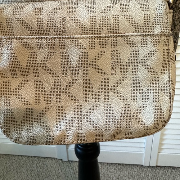Michael Kors Crossbody - Picture 6 of 7